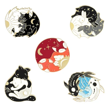 Vrăjitoare Cat Pini Negru Alb-Yin Yang Lună și Stele Îmbrățișarea Dormit Pisica Kitty Brosa Bijuterii Magice ace de Rever